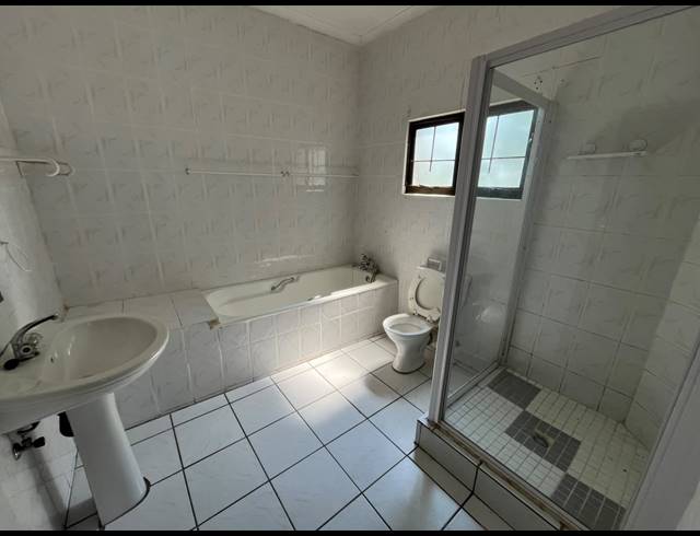 2 BEDROOM FREESTANDING TO LET IN BELLAIR